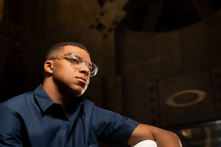 OAKLEY x KYLIAN MBAPPÉ 2023 SIGNATURE SERIES CAMPAIGN IMAGE (4)