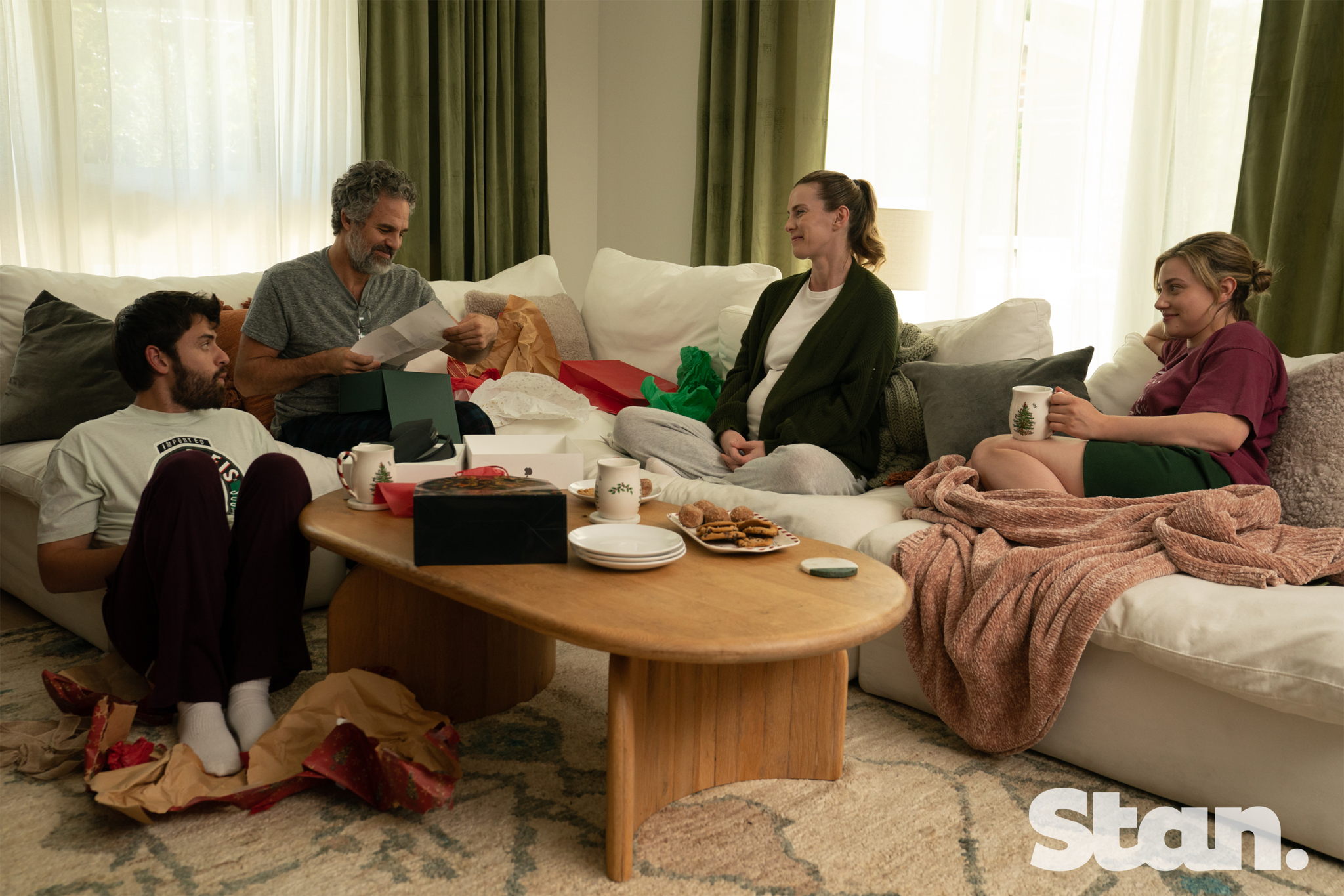 Cooper Raiff, Mark Ruffalo, Betty Gilpin and Lili Reinhart