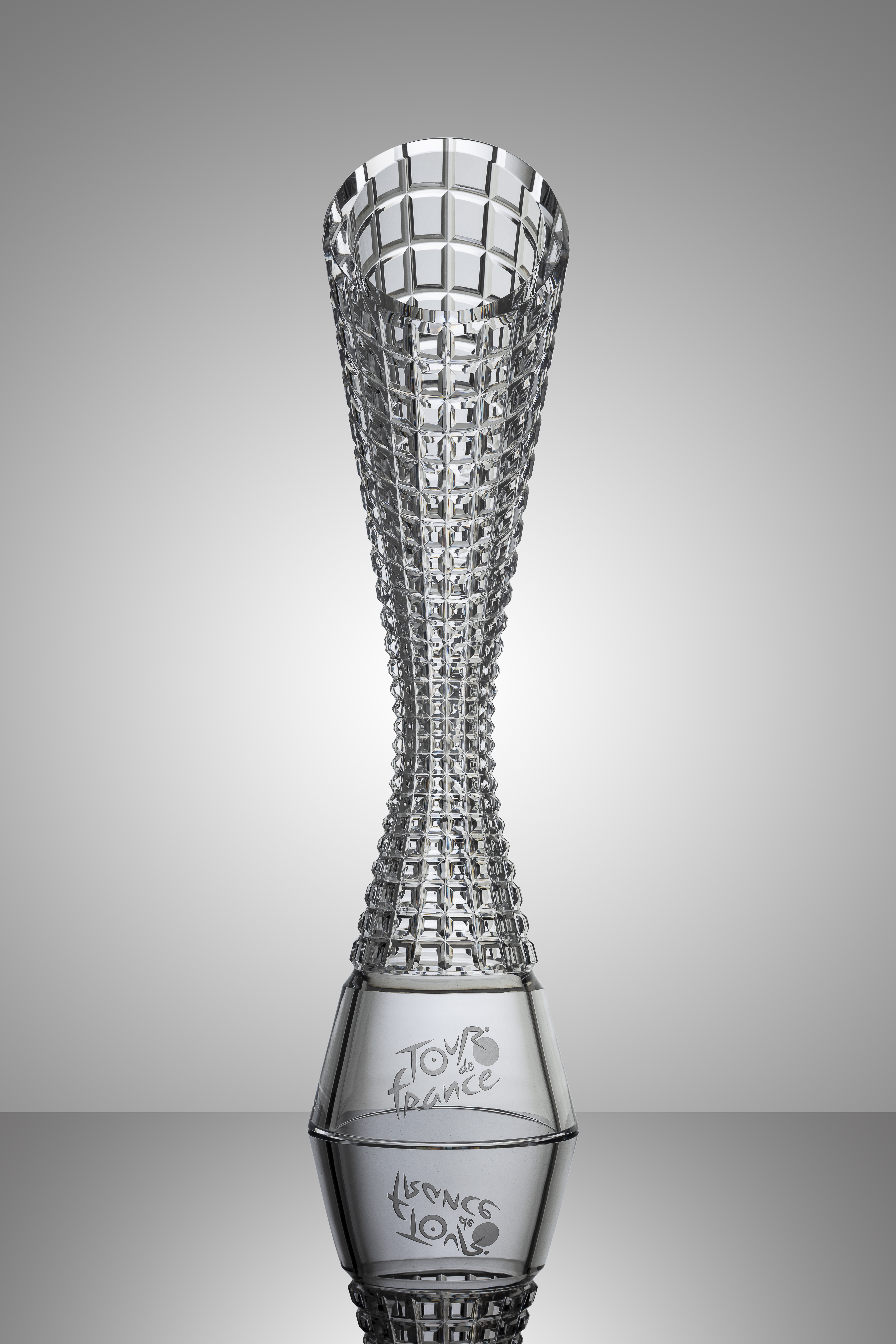 kruipen Verbaasd Verkoper ŠKODA Design creëert voor de 10de keer trofeeën voor Tour de France-winnaars