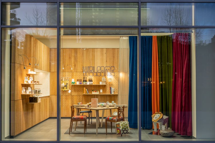 Vitrine de la Brussels House à Milan