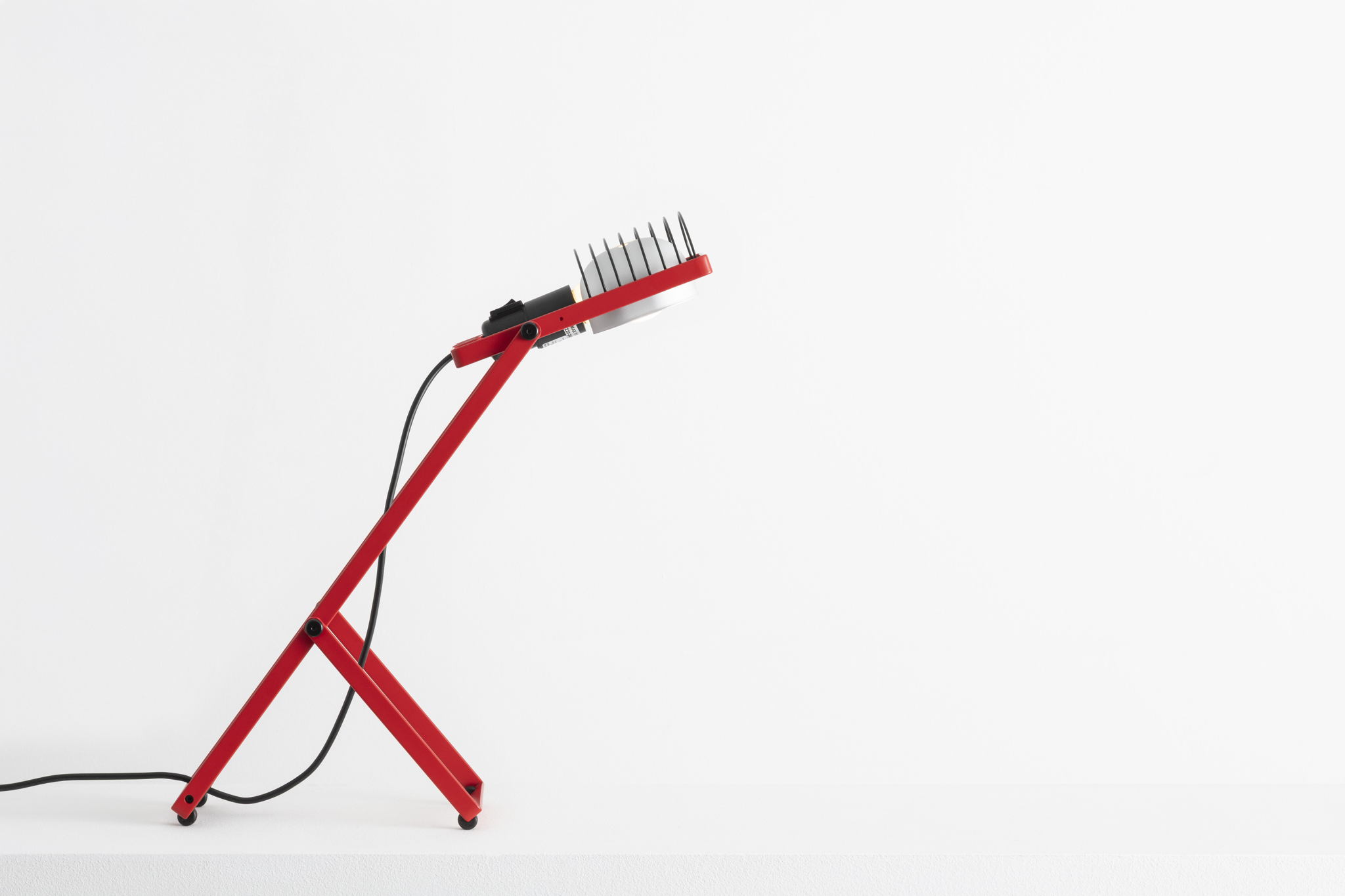 Sintesi table lamp by Ernesto Gismondi reissued by Artemide