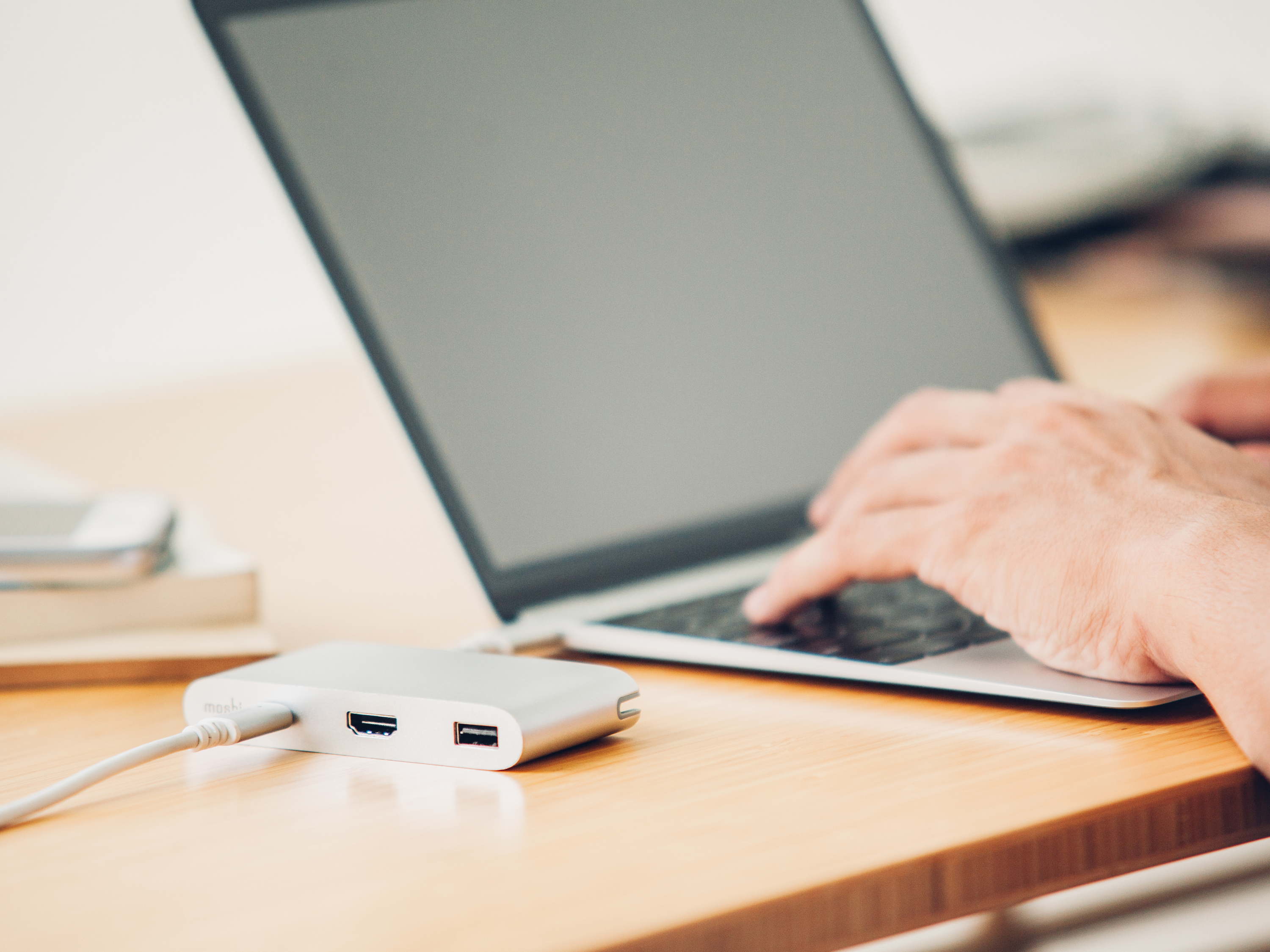MOSHI TE AYUDA A PROTEGER TUS GADGETS CON ESTILO