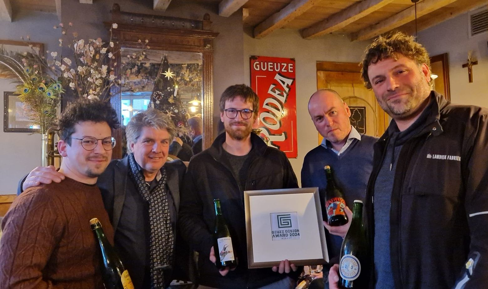 (v.l.n.r.) Kloris Devillé (Timmermans), Yves Panneels (Het Huis van de Geuze), Vincent Alluin (Boerenerf), Frédéric Sermeus (Bobbi) en Jo Panneels (Lambiek Fabriek)