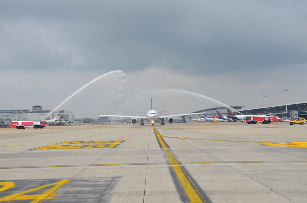 baptème de l'air par les pompiers de Brussels Airport