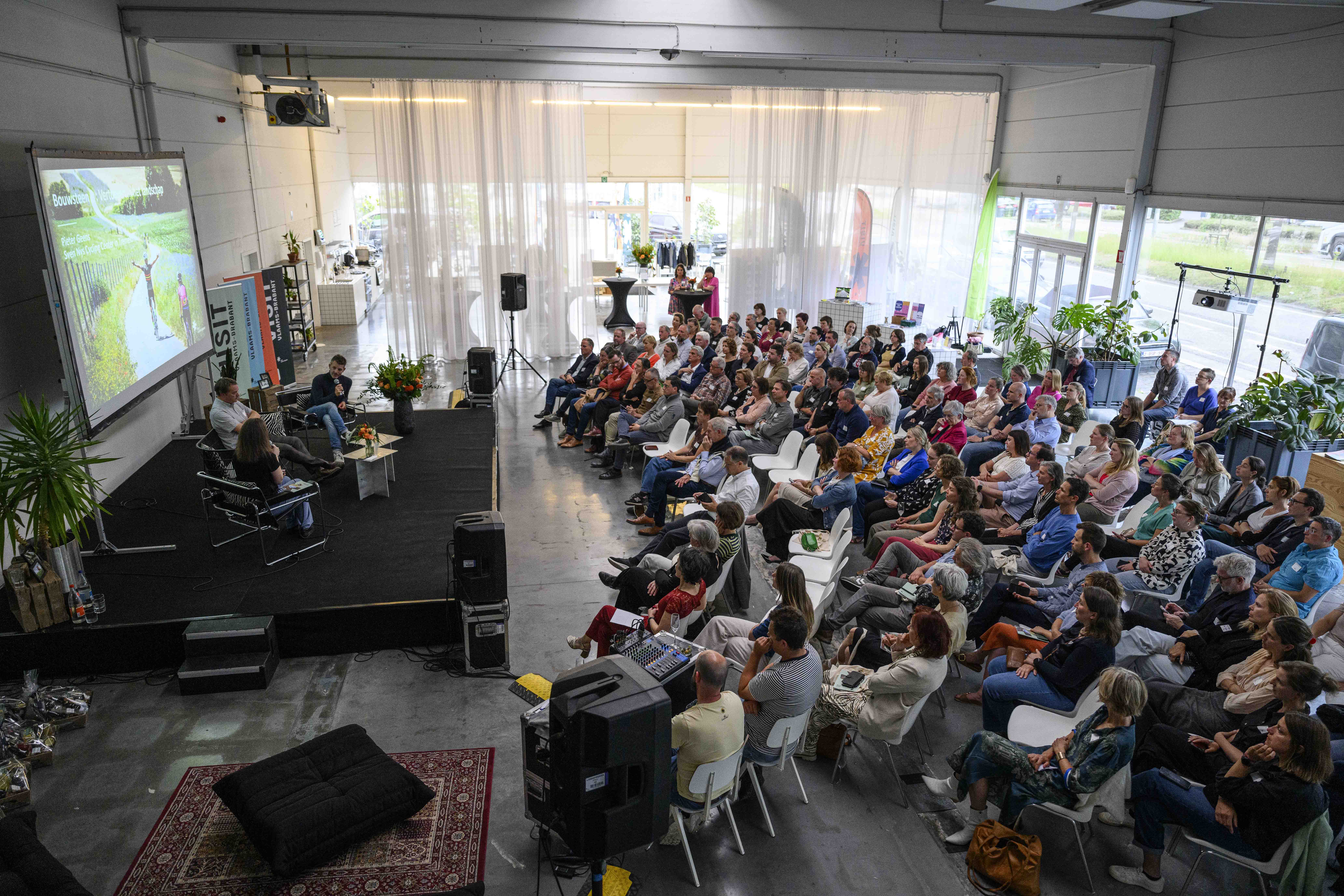 Tijdens het sectorevent van 5 juni werd de nieuwe naam VISIT Vlaams-Brabant bekend gemaakt. Tijdens het sectorevent van 5 juni werd de nieuwe naam VISIT Vlaams-Brabant bekend gemaakt.