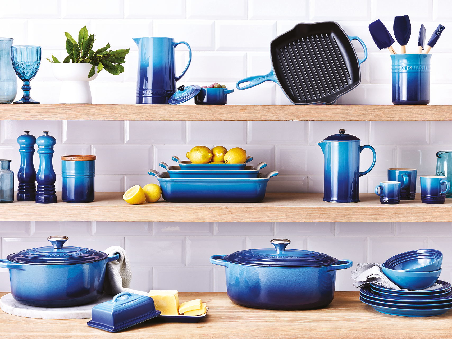 DEZE ZOMER KLEURT LE CREUSET IEDERE KEUKEN AZUURBLAUW