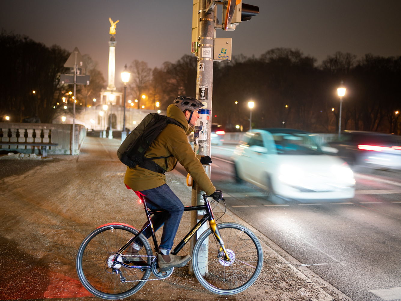 EVOC COMMUTING - SAFETY FIRST IM URBANEN FAHRRADDSCHUNGEL
