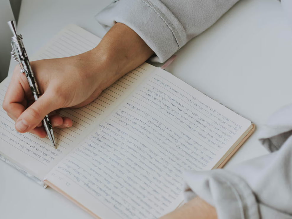 Fruitz legt uit: Waarom iedereen een liefdesbrief naar zichzelf zou moeten schrijven