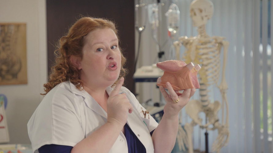 Dokter Bea (Eva Van der Gucht) - afl. 1 - (c) De Mensen Dokter Bea (Eva Van der Gucht) - afl. 1 - (c) De Mensen