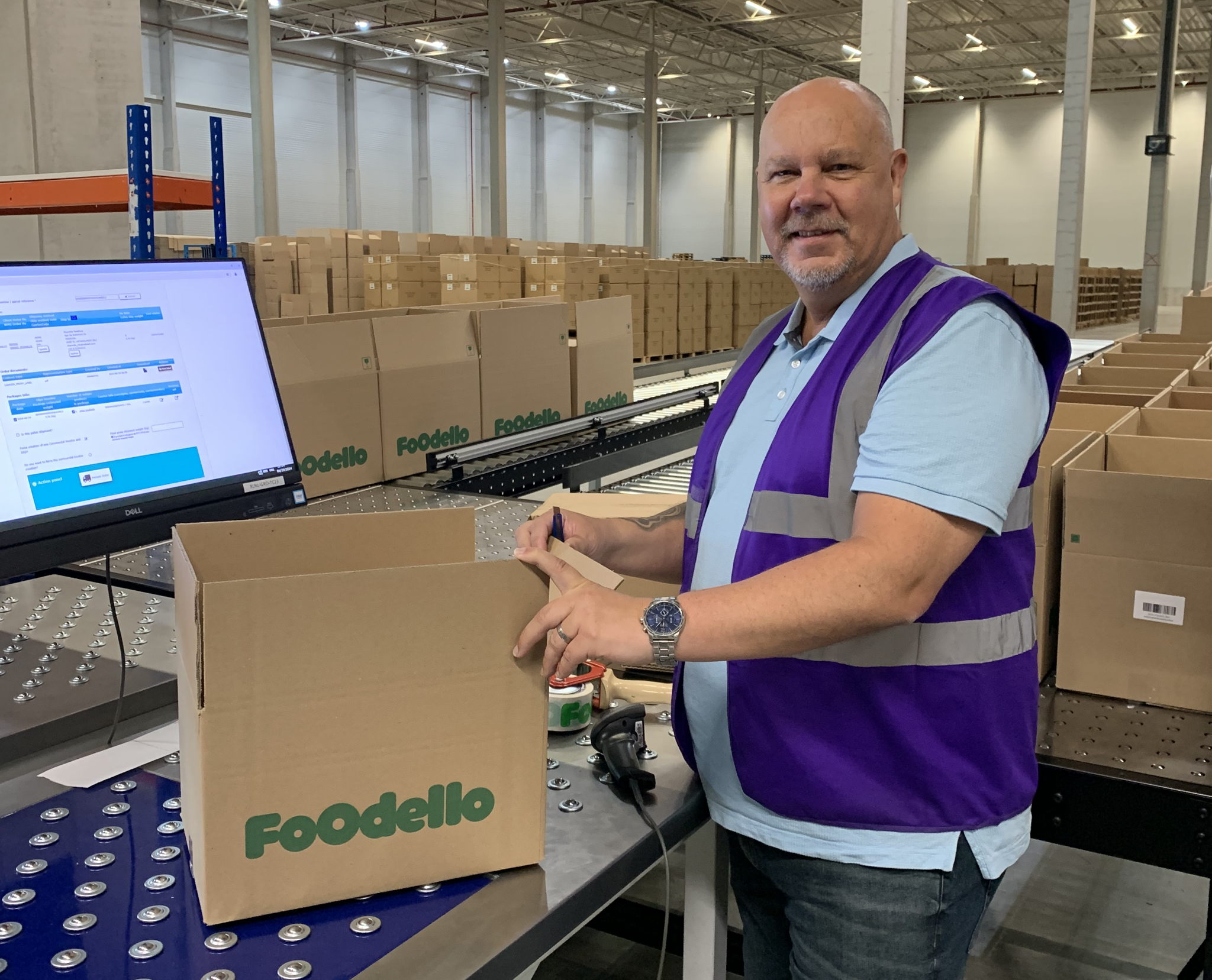 Un moment symbolique : la première commande de Foodello à Groningen est emballée.