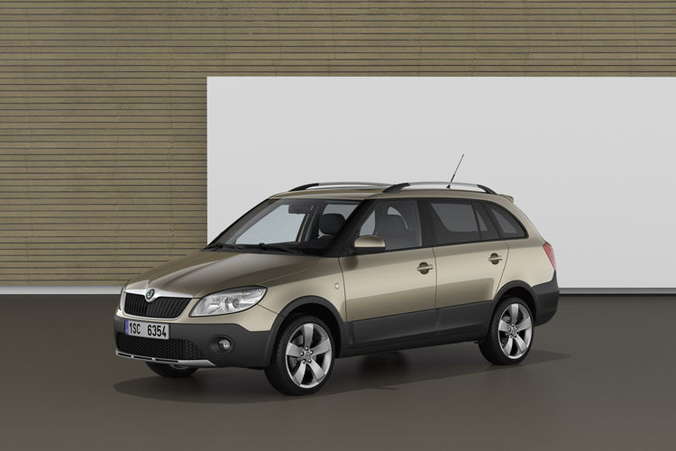 ŠKODA offered the FABIA COMBI in the SCOUT model
variant from the second generation onwards
(2007 to 2013). 
