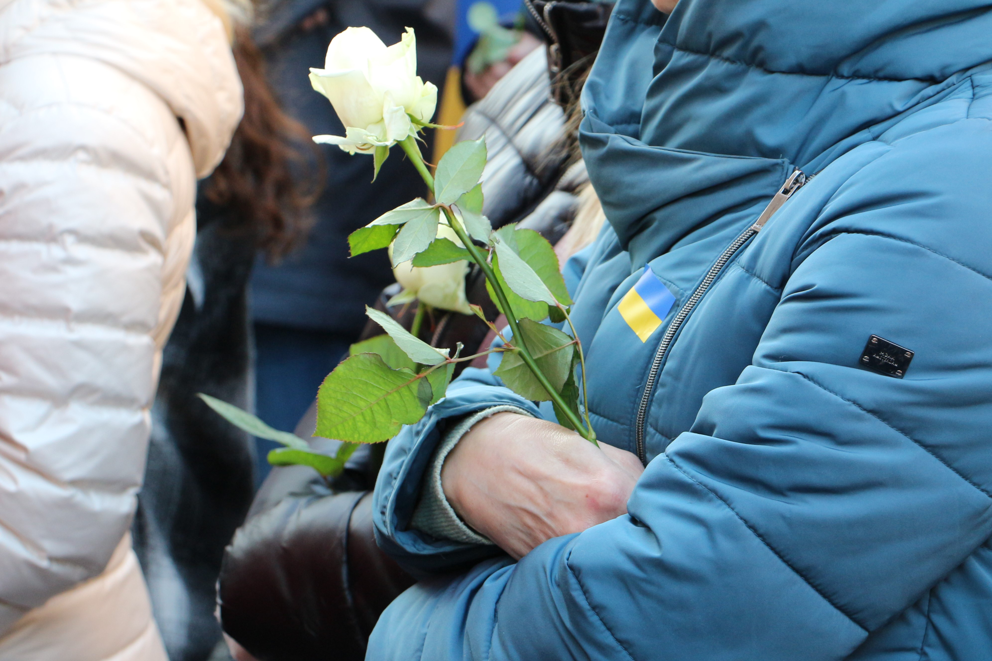 Meer dan 700 Leuvenaars nemen deel aan solidariteitsmoment voor Oekraïne