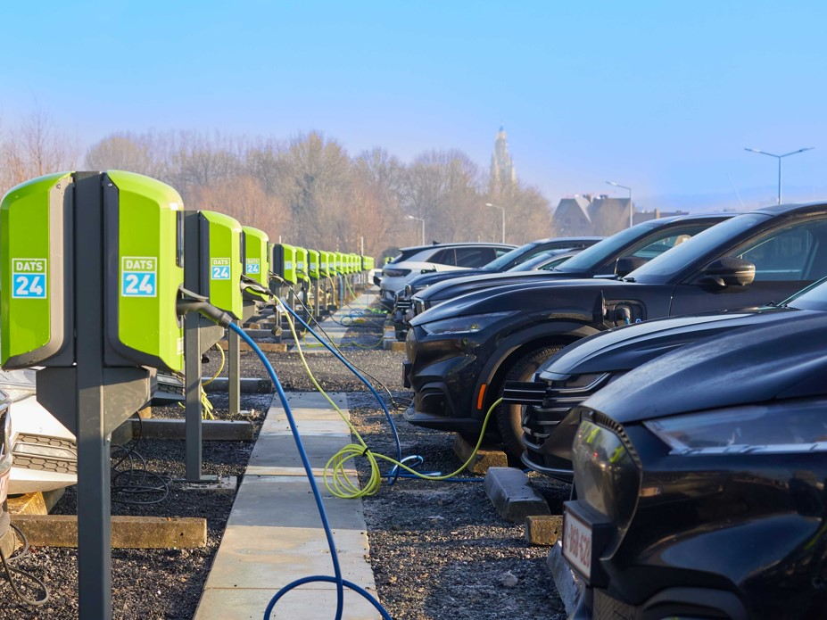 DATS 24 OPENT 50 NIEUWE LAADPLEINEN 