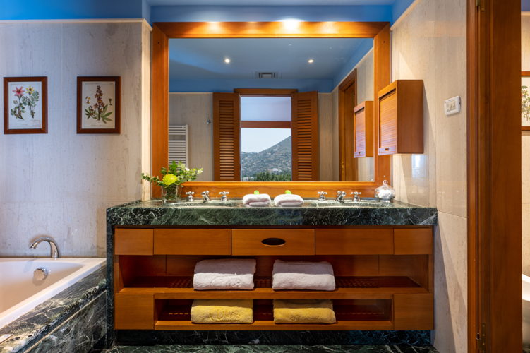 Family Hotel Suite Sea View