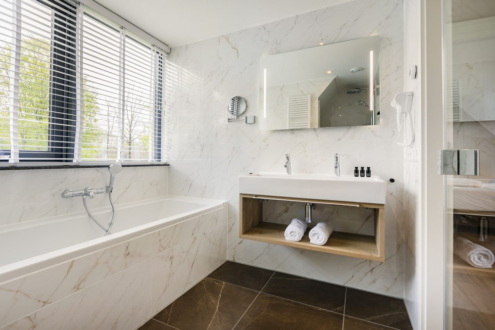 Landal Puur Exloo-6ELW-badkamer