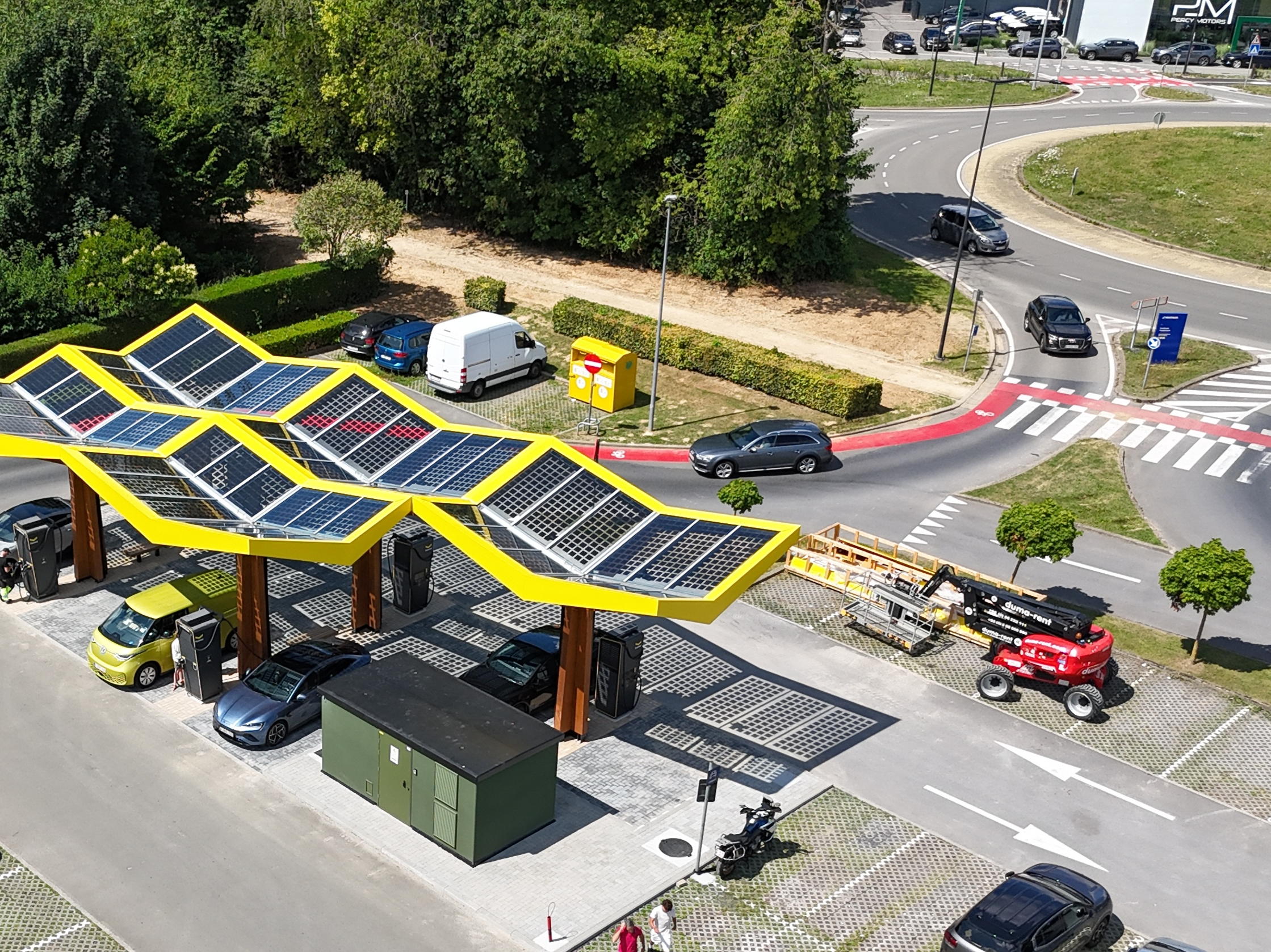 Fastned ouvre une station de recharge rapide au Decathlon de Wavre
