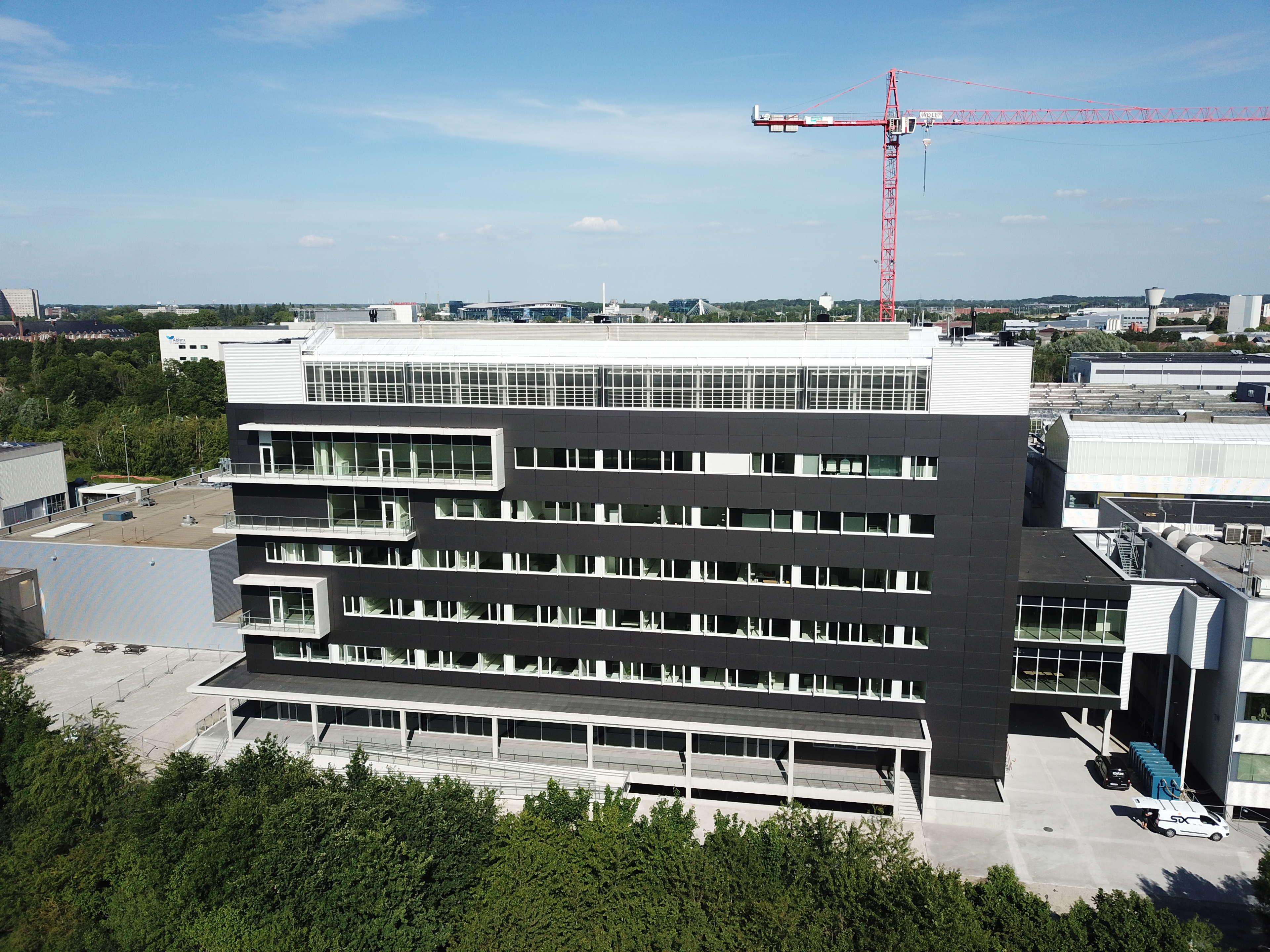 VIB en UGent openen nieuw onderzoeksgebouw met unieke BioSafety Level 3-faciliteit voor lucht-overdraagbare ziekteverwekkers