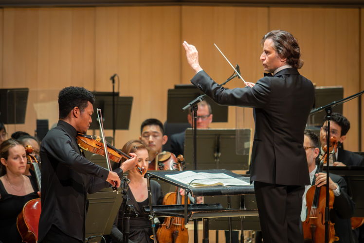 Randall Goosby and Gustavo Gimeno (Photo by Allan Cabral/Toronto Symphony Orchestra)
