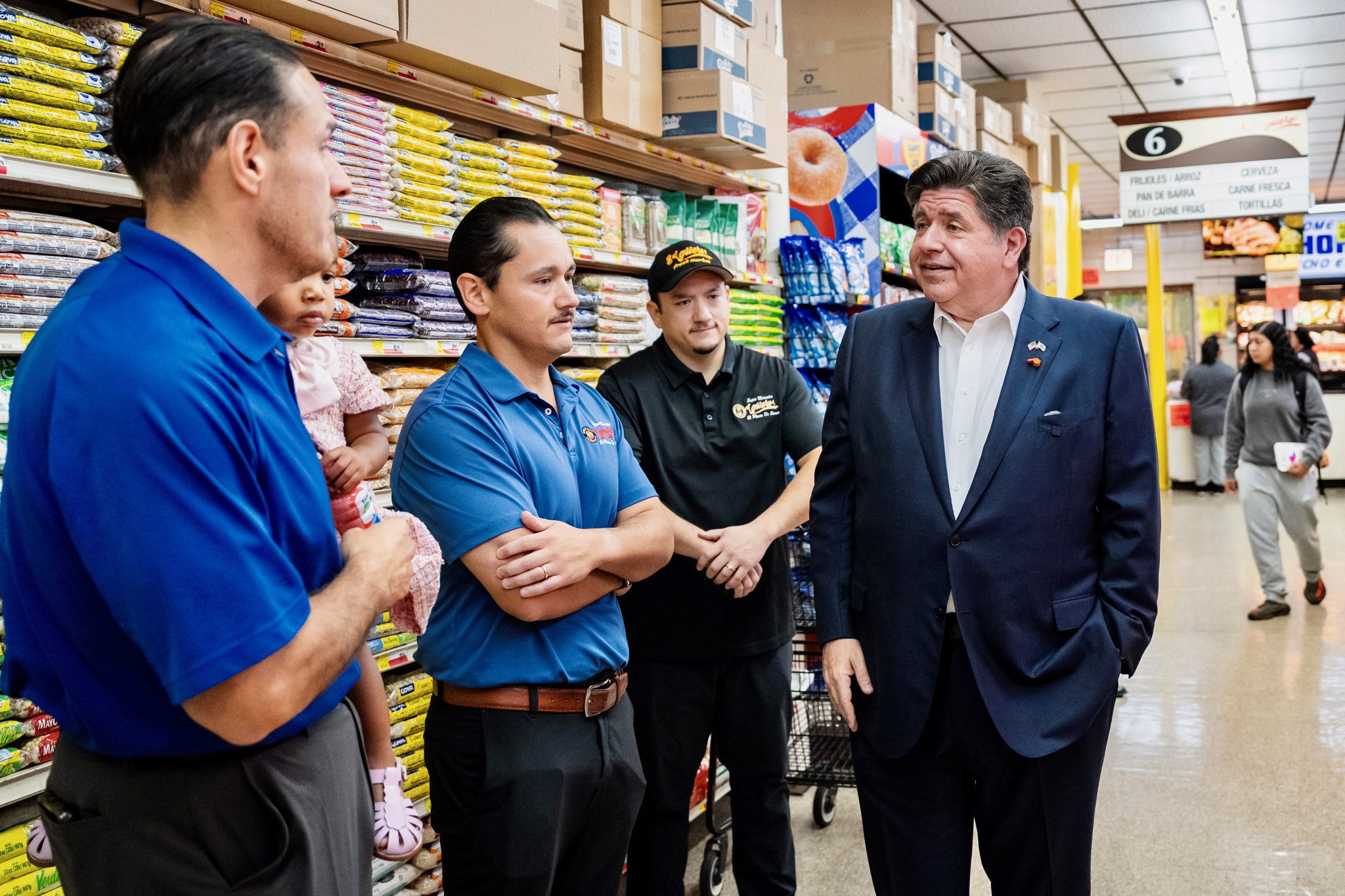 The Governor speaks with Carlos Garcia and his brothers at Super Mercados El Guero, a family-owned supermarket in Back of the Yards. The Governor speaks with Carlos Garcia and his brothers at Super Mercados El Guero, a family-owned supermarket in Back of the Yards.