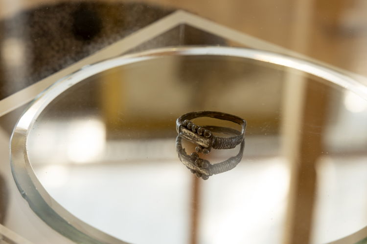 Romeinse zilveren ring van Brecht, België, Collectie Provincie Antwerpen, in bruikleen bij DIVA, B514/1 © Stefan Dewickere