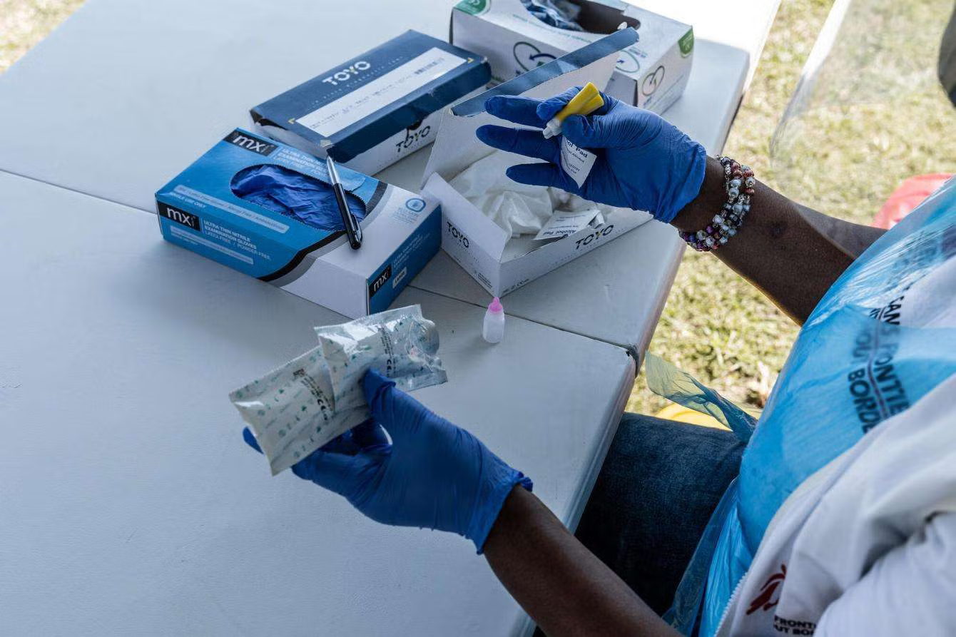 Hiv-testkits om te verspreiden in opvangcentra voor daklozen in Gauteng, Zuid-Afrika. 2020 © Tadeu Andre/MSF Hiv-testkits om te verspreiden in opvangcentra voor daklozen in Gauteng, Zuid-Afrika. 2020 © Tadeu Andre/MSF