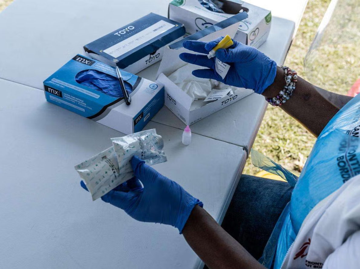 BESPARINGEN VERENIGDE STATEN BEDREIGEN ONDERZOEK NAAR HIV EN TUBERCULOSE IN ZUID-AFRIKA