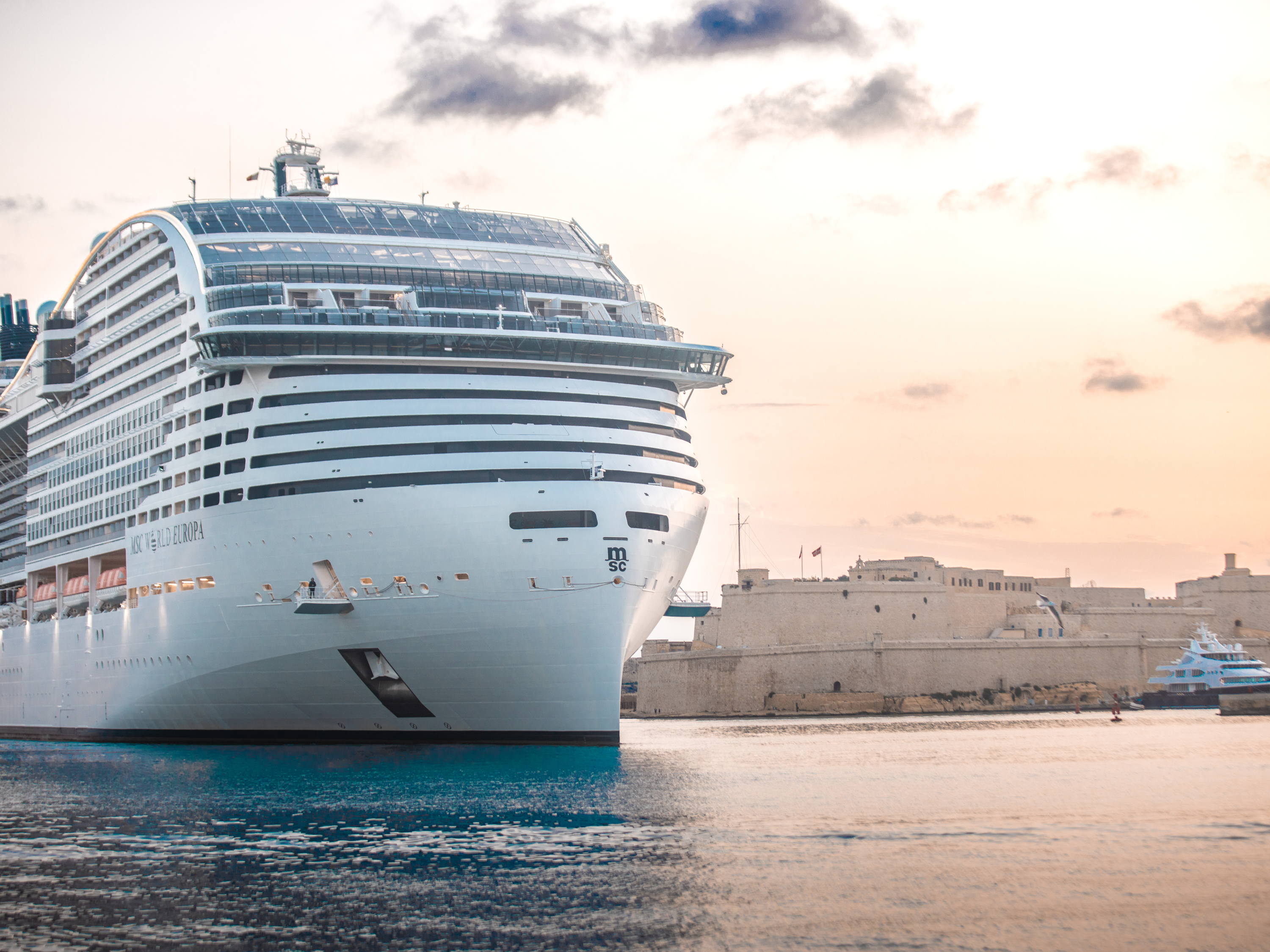 Back-to-Back walstroomaansluitingen in Valletta, Malta, vormen een belangrijke mijlpaal voor de Cruise Divisie van de MSC Group