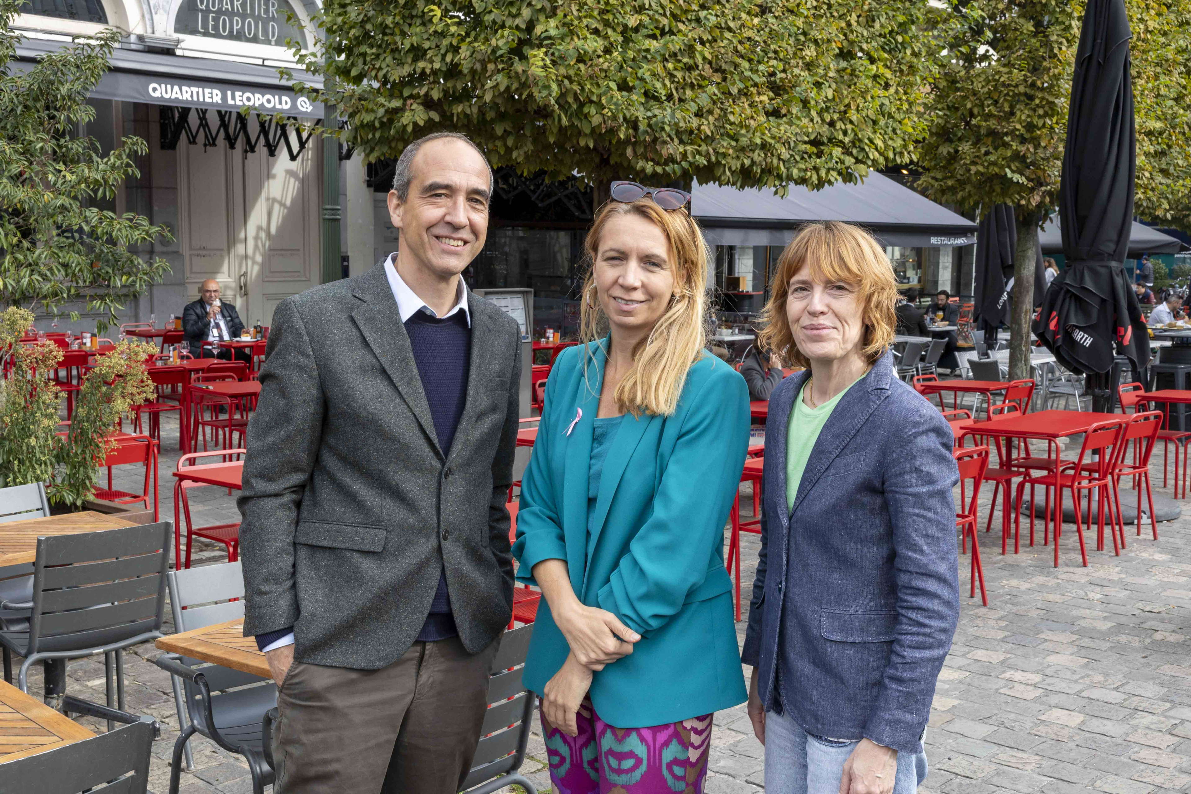 Fin du bric à brac des terrasses en infraction sur la Place du Luxembourg