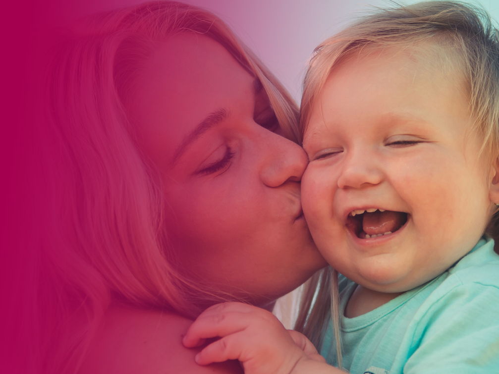 Mama’s in het secundair onderwijs hebben nu ook na hun 18 jaar recht op het laagste tarief in de kinderopvang