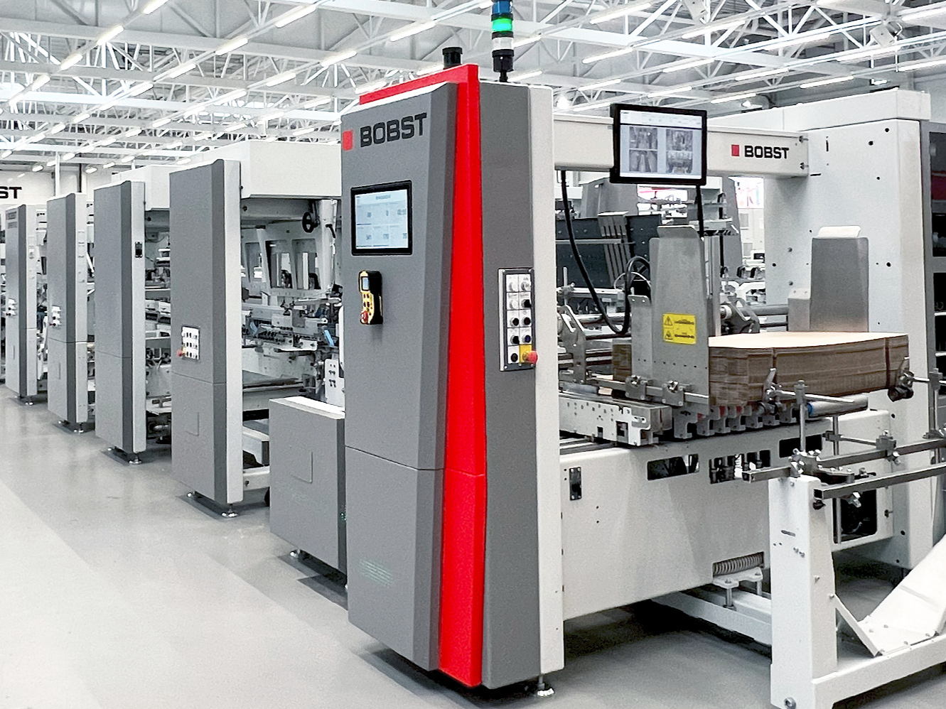 BOBST accroît le flux de travail numérique sur la ligne de production EXPERTFOLD 145 І 165