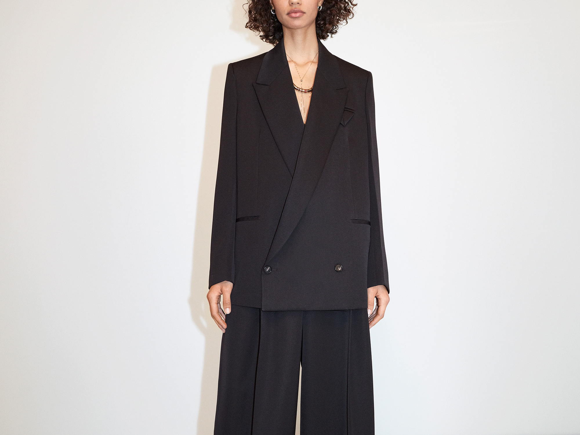 BOTTEGA VENETA PRE-FALL 2020: LUJO, VANGUARDIA Y PRACTICIDAD