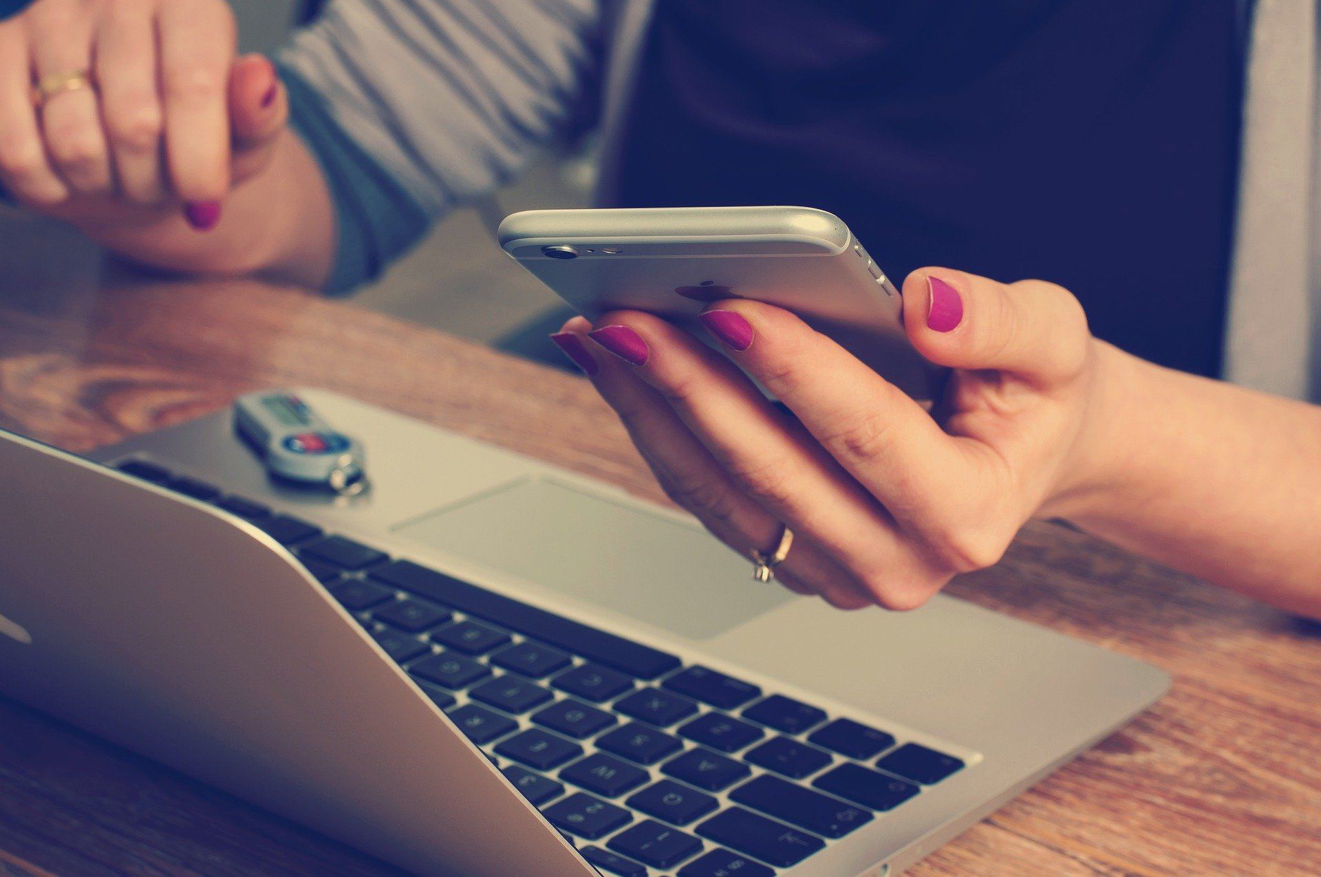 7 beneficios de emprender de manera híbrida y adoptar tecnología en la nube
