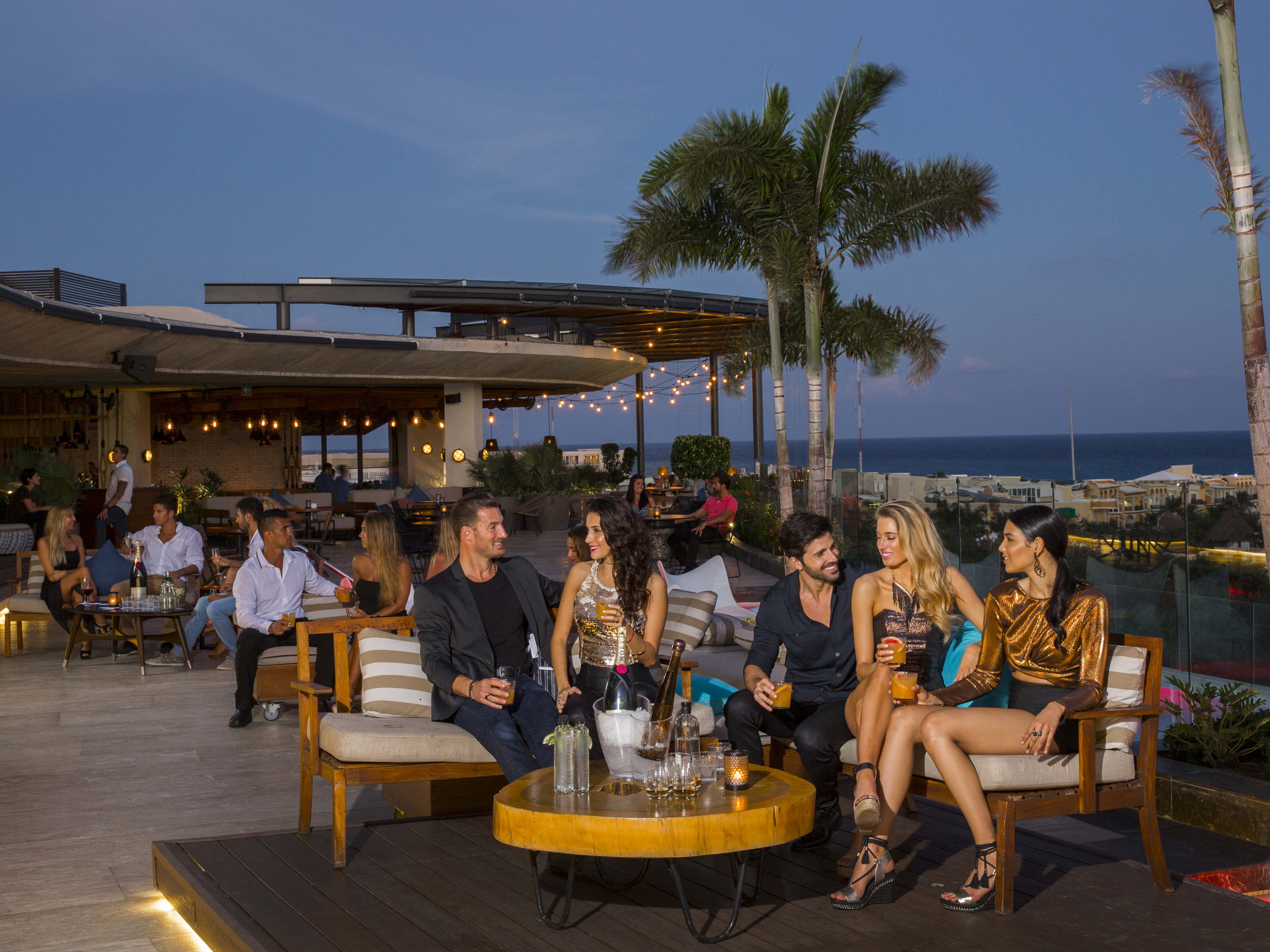 THOMPSON PLAYA DEL CARMEN CELEBRA EL DÍA DE MUERTOS CON UNA ESPECTACULAR FIESTA TEMÁTICA EN EL MARCO DEL WINE & FOOD FESTIVAL