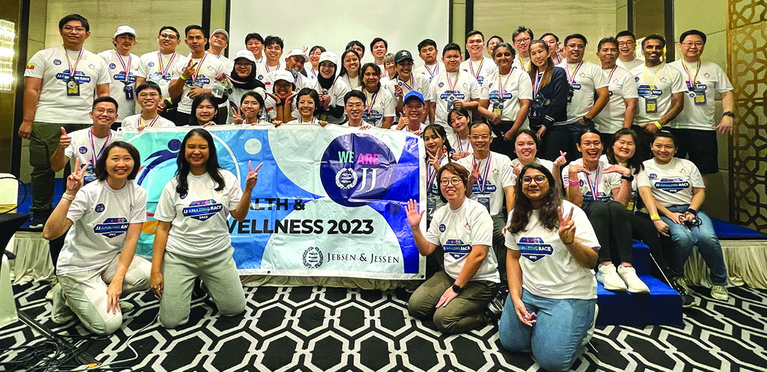 A group photo of the participants of JJ Amazing Race with the Group’s CHRO, Olivia Chua.