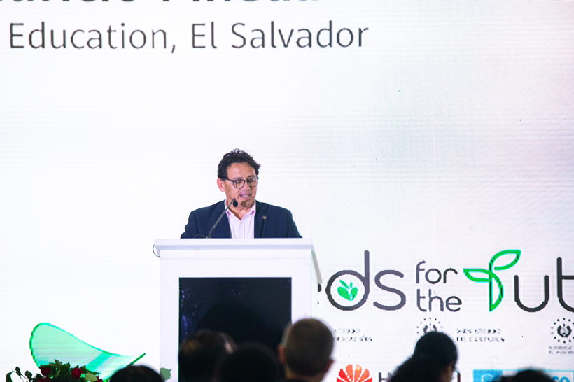 Mauricio Pineda, Ministro de Educación de El Salvador