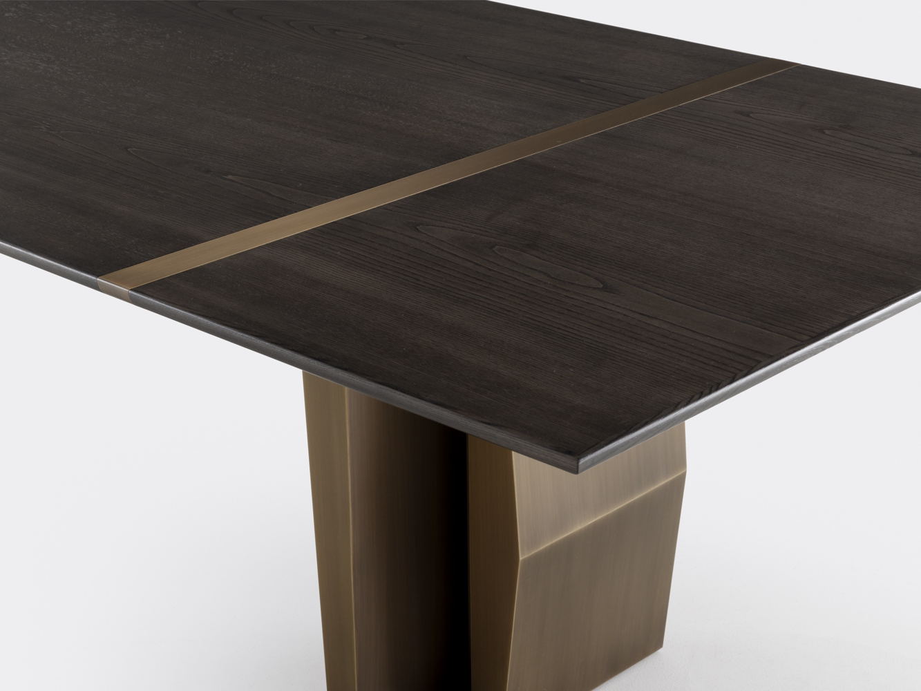 Deja Vu Dining Table 