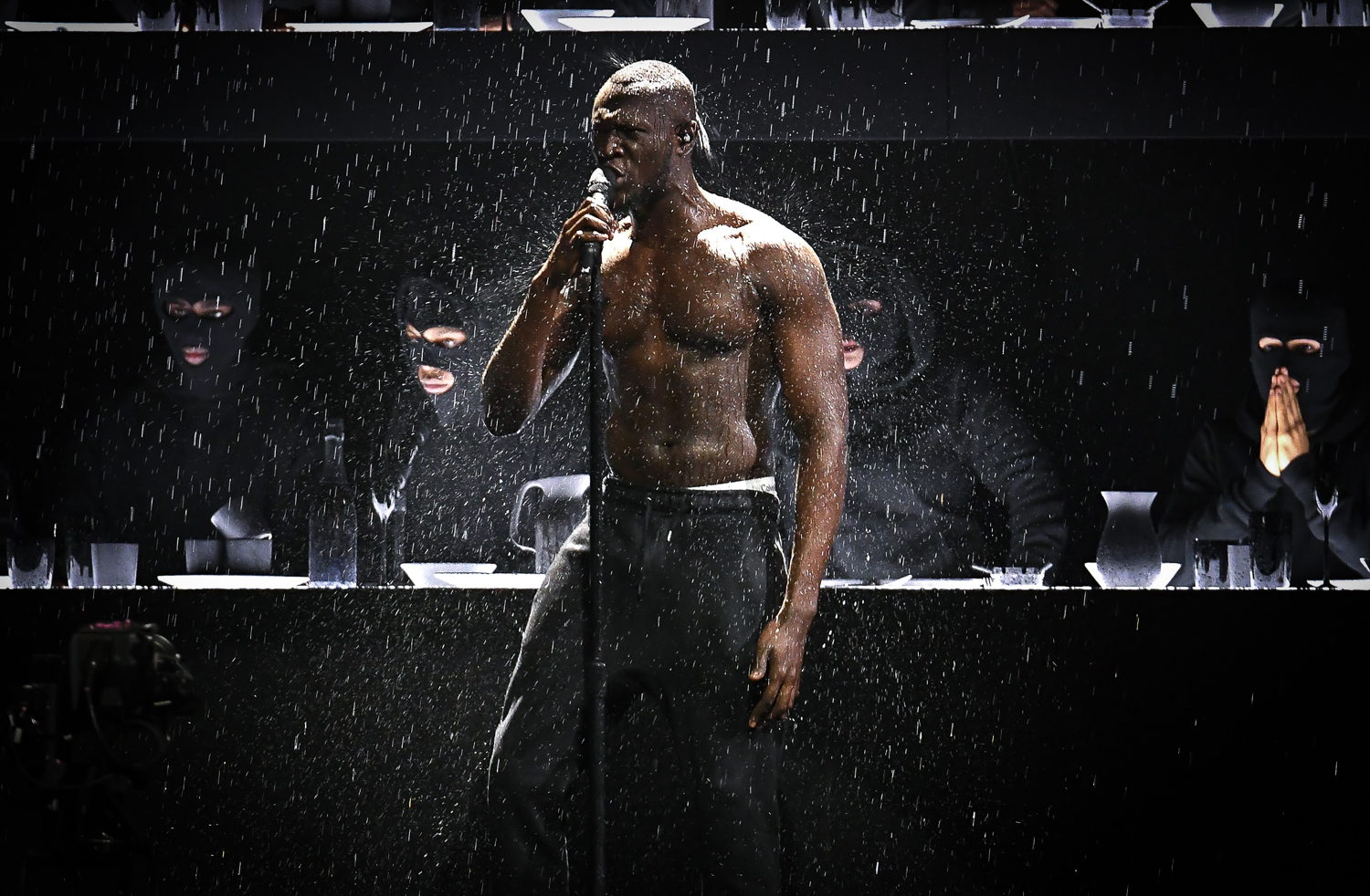 At the BRIT Awards, Stormzy performed with a Sennheiser SKM 6000 wireless microphone underneath an indoor waterfall 

(Photo credit: Andrew Timms)