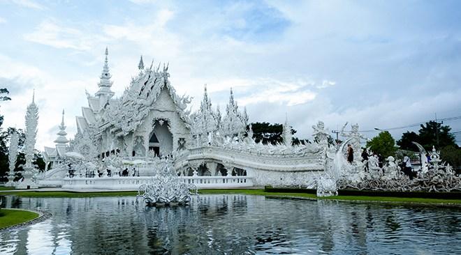 Chiang-Rai_Wat-Rong-Khun-1