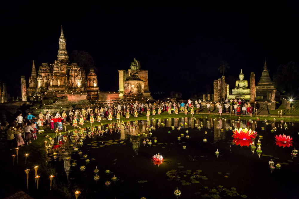 Sukhothai-Wat Mahathat-Loi Krathong Festival