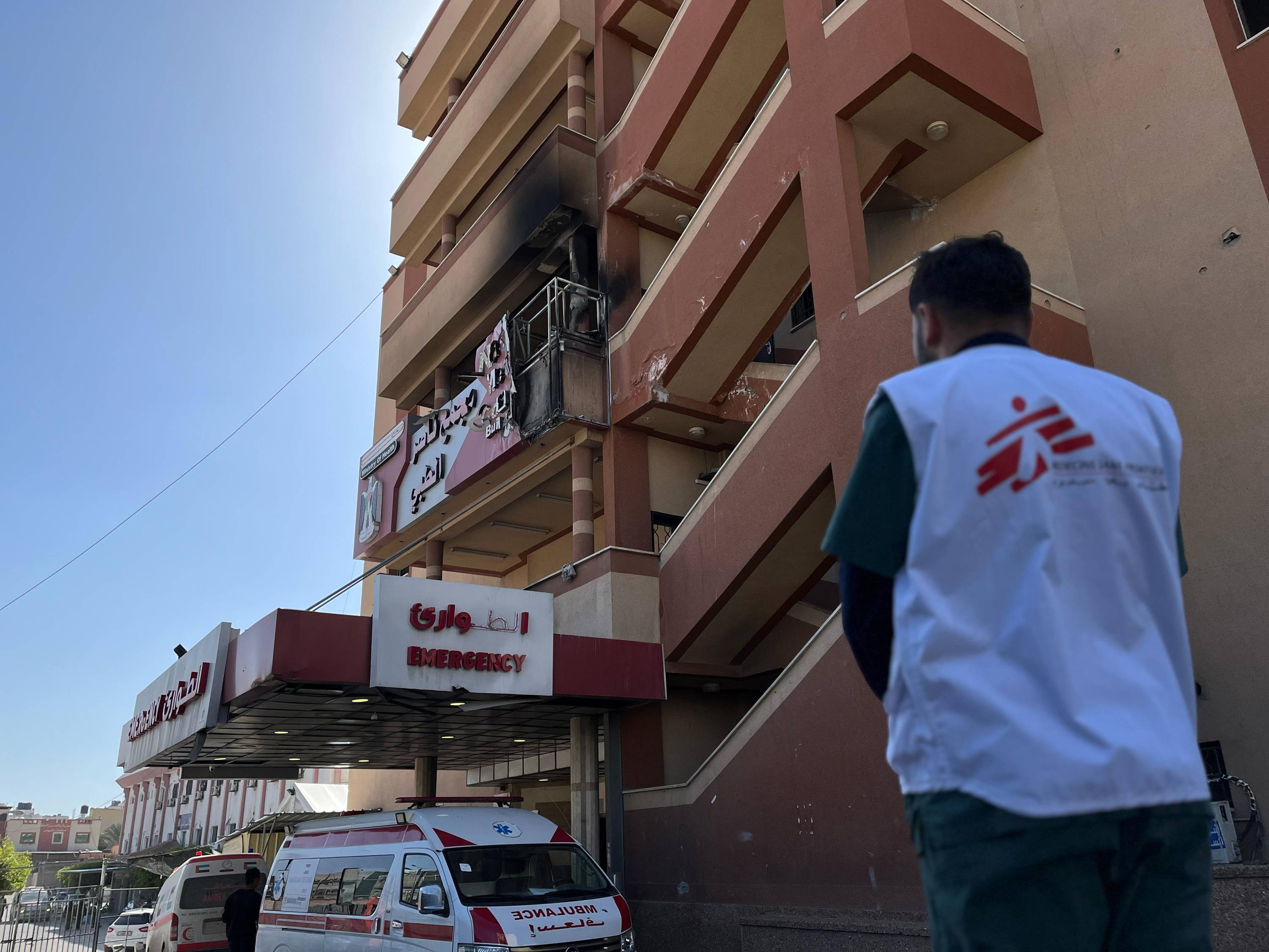 AZG veroordeelt Israëlische aanval op Nasser ziekenhuis in Gaza en roept op tot bescherming van gezondheidsfaciliteiten