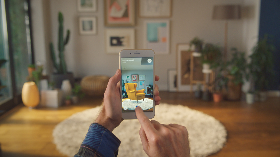 IKEA lance IKEA Place, une nouvelle application qui permet de placer virtuellement du mobilier dans sa maison