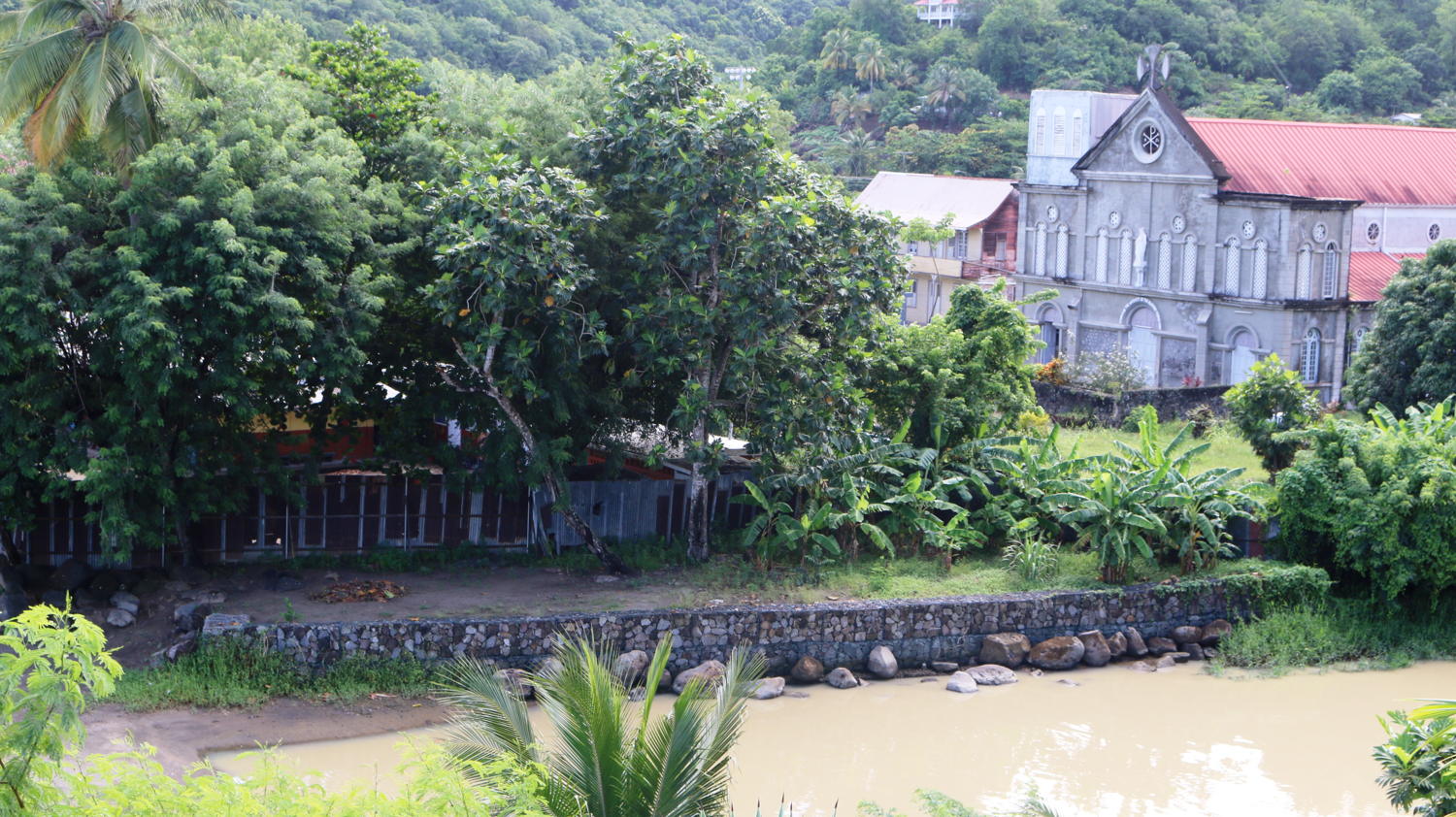 River bank stabilisation wall, Anse La Raye.