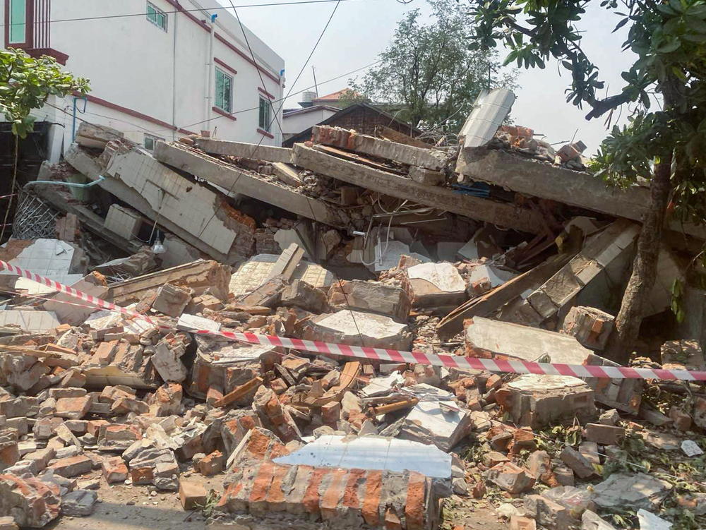Edificio colapsado por el terremoto en Mandalay, Myanmar. 31 de marzo de 2025. MSF Edificio colapsado por el terremoto en Mandalay, Myanmar. 31 de marzo de 2025. MSF