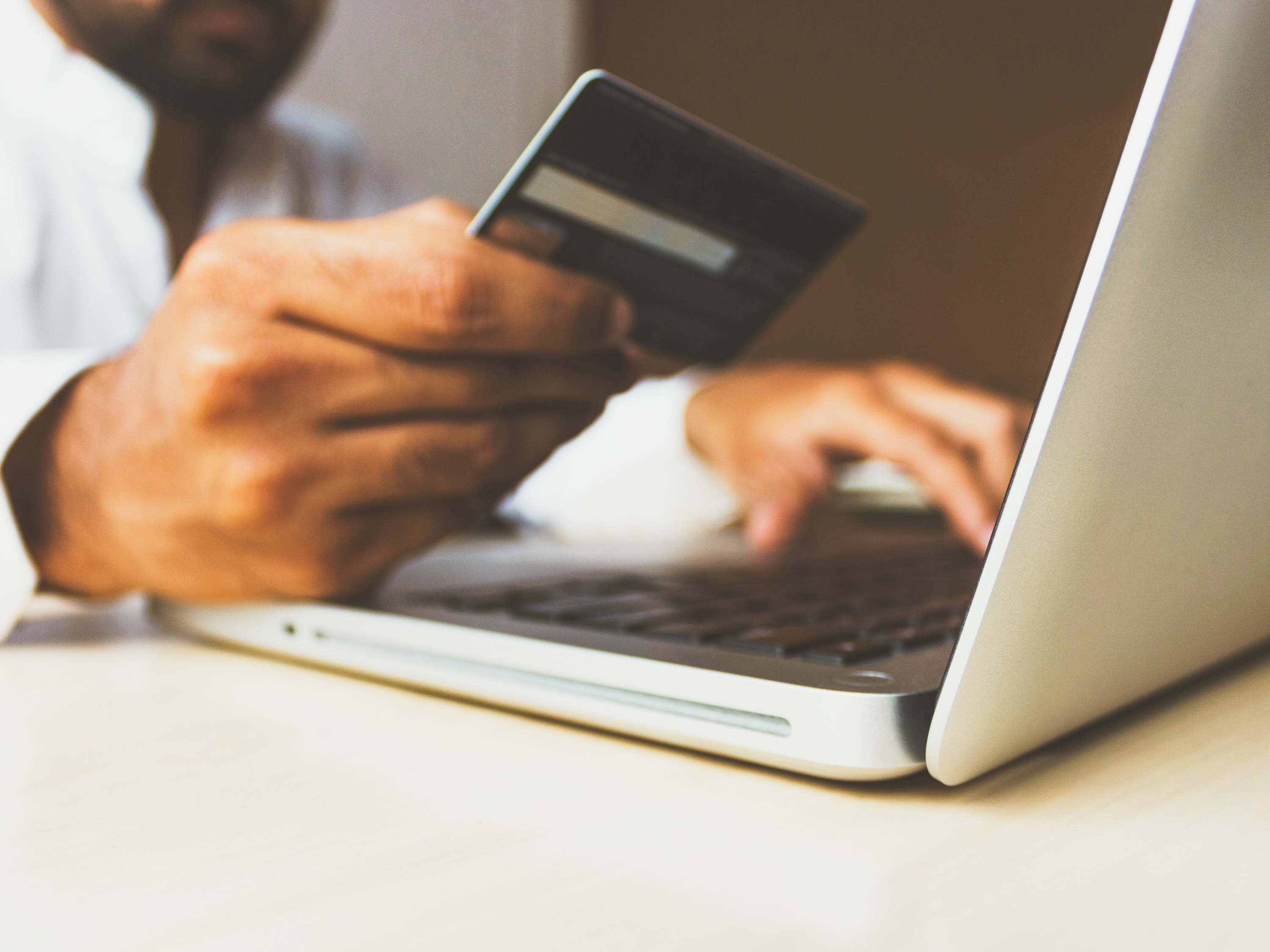 Halloween financiero: 3 tips para evitar historias de terror con tu tarjeta de crédito empresarial