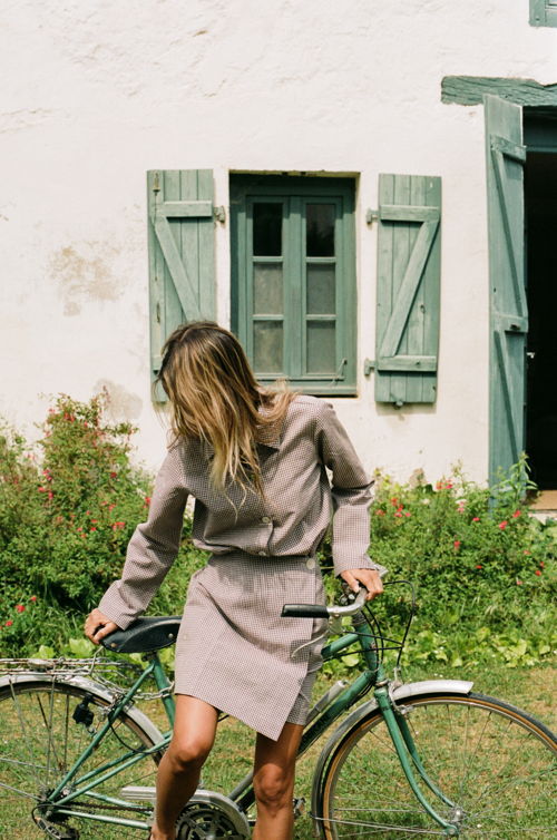 Mardi Editions - Olive blouse ( 145€) and Flore mini-skirt ( 130€) - Linen Vichy
