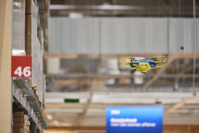 Des drones autonomes au IKEA Liège pour renforcer l’automatisation des processus logistiques 