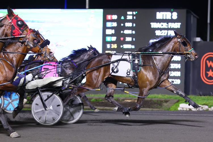 Sorcha Seelster and Bob McClure winning an SBOA elimination on Friday. (New Image Media)