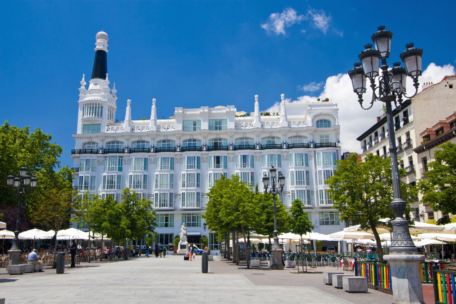 Plaza Santa Ana en el Tour de las Mujeres Ilustres de Madrid