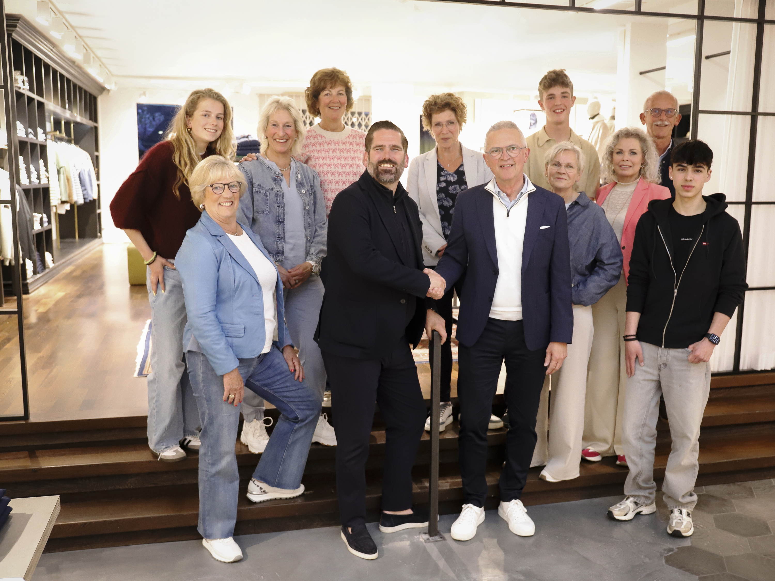 OFM. neemt De Lange Menstore in Huizen over.