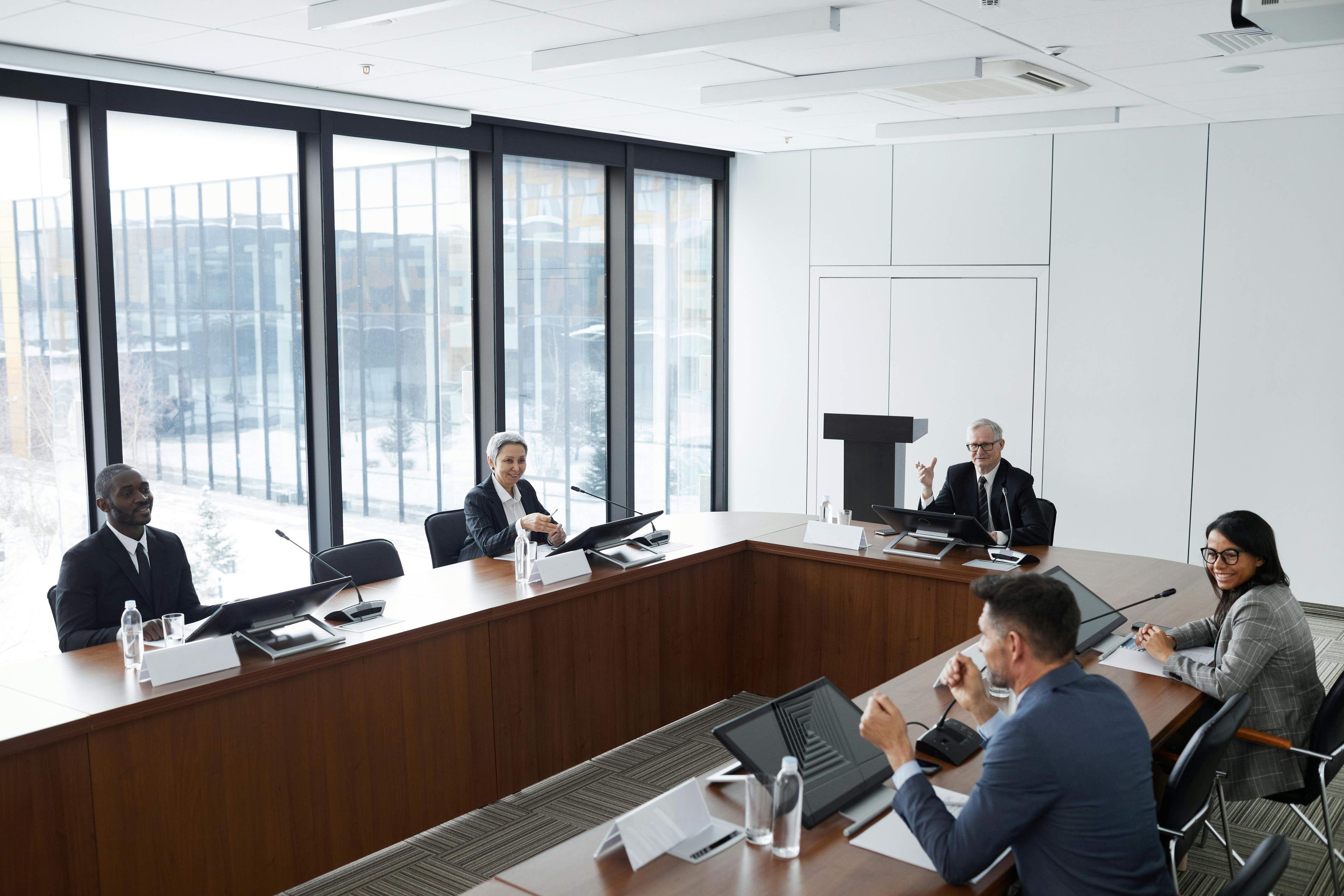 Les conseils d’administration belges se distinguent par une plus faible implication dans les opérations et une plus grande confiance en leur comité exécutif